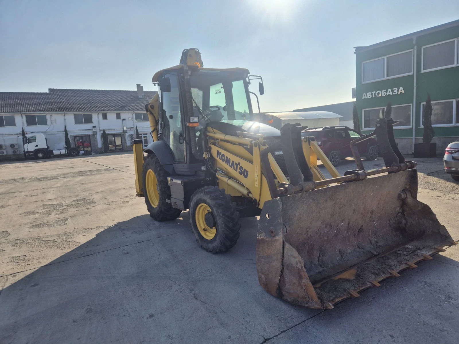 ����� Komatsu WB93R | Mobile.bg � ����������� 2