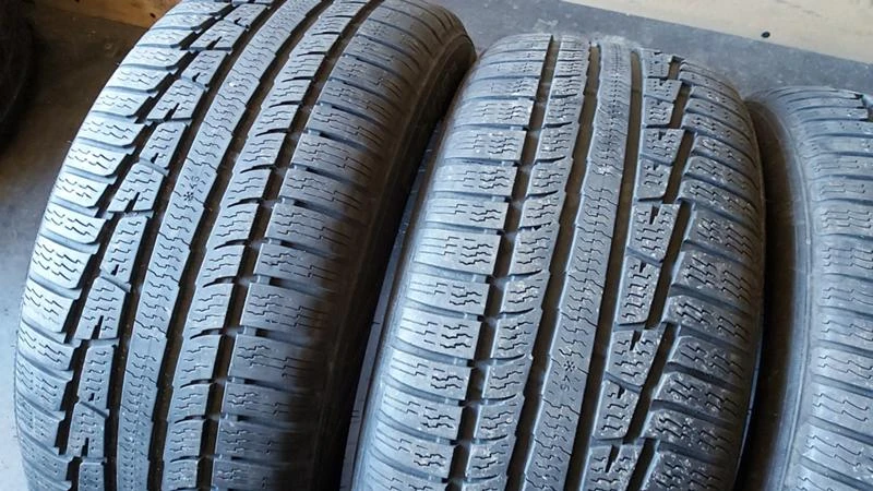 Гуми Зимни 245/50R18, снимка 4 - Гуми и джанти - 27512251