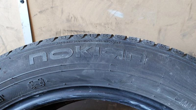 Гуми Зимни 245/50R18, снимка 5 - Гуми и джанти - 27512251