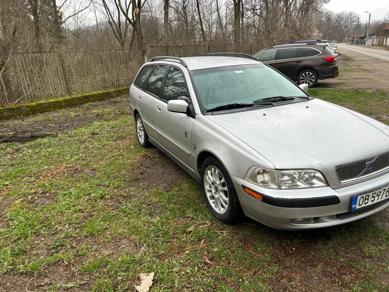 Volvo V40, снимка 3 - Автомобили и джипове - 47401539