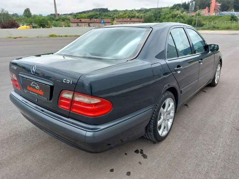 Mercedes-Benz E 200 CDI, снимка 4 - Автомобили и джипове - 47470291