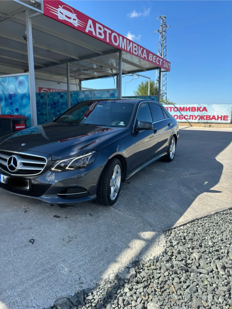 Mercedes-Benz E 220 AMG 7G tronik, снимка 4 - Автомобили и джипове - 50955004