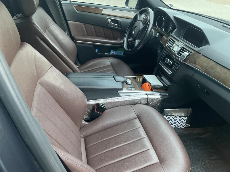 Mercedes-Benz E 220 AMG 7G tronik, снимка 9 - Автомобили и джипове - 50955004