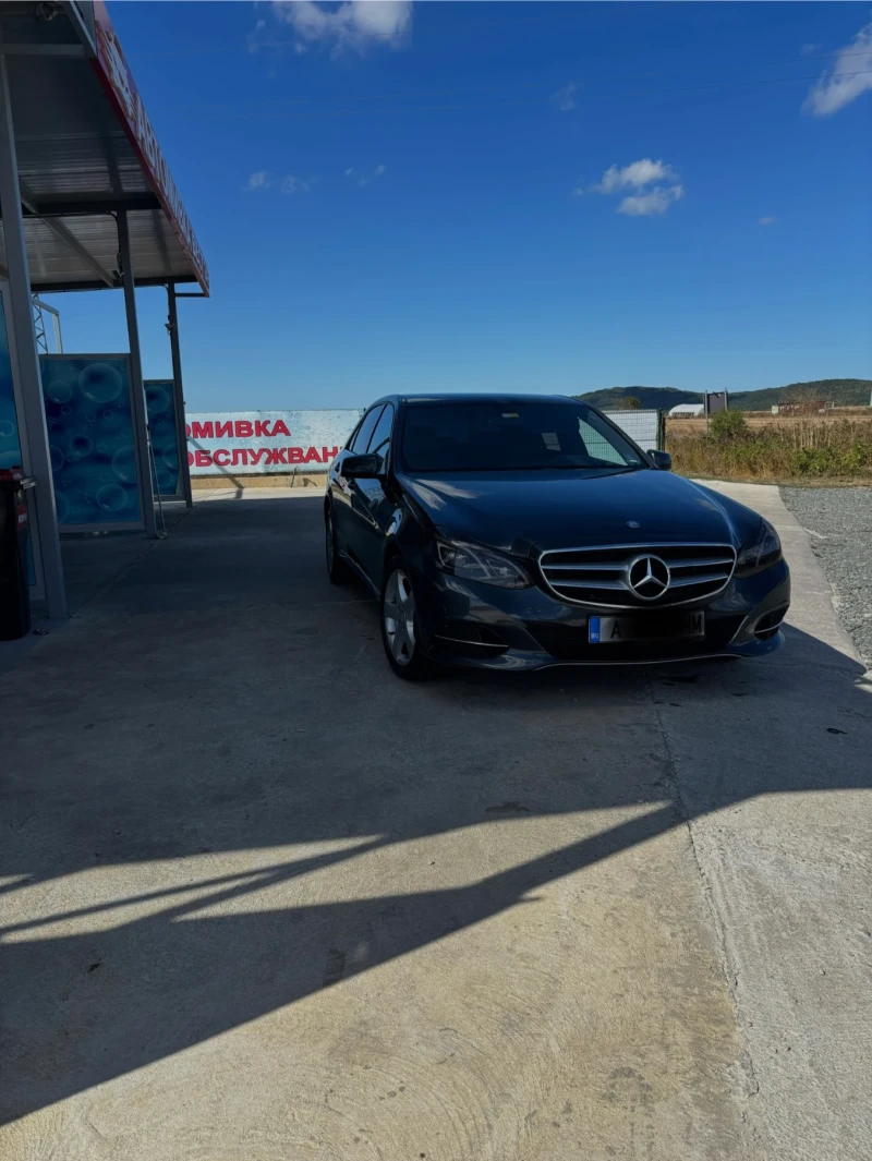 Mercedes-Benz E 220 AMG 7G tronik, снимка 2 - Автомобили и джипове - 50955004