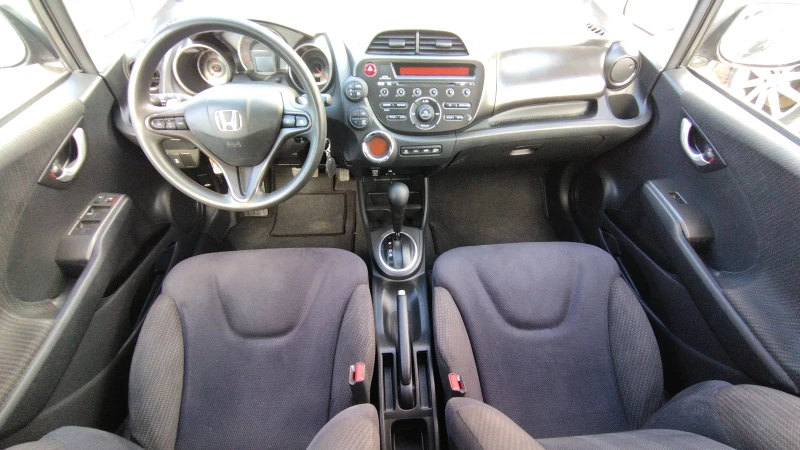 Honda Jazz 1.4i Швейцария, снимка 9 - Автомобили и джипове - 51943328