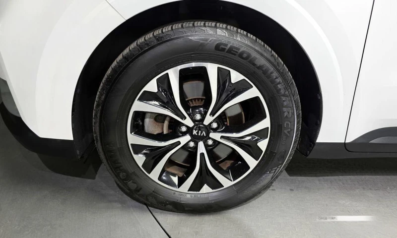 Kia Carnival, снимка 5 - Автомобили и джипове - 51957141