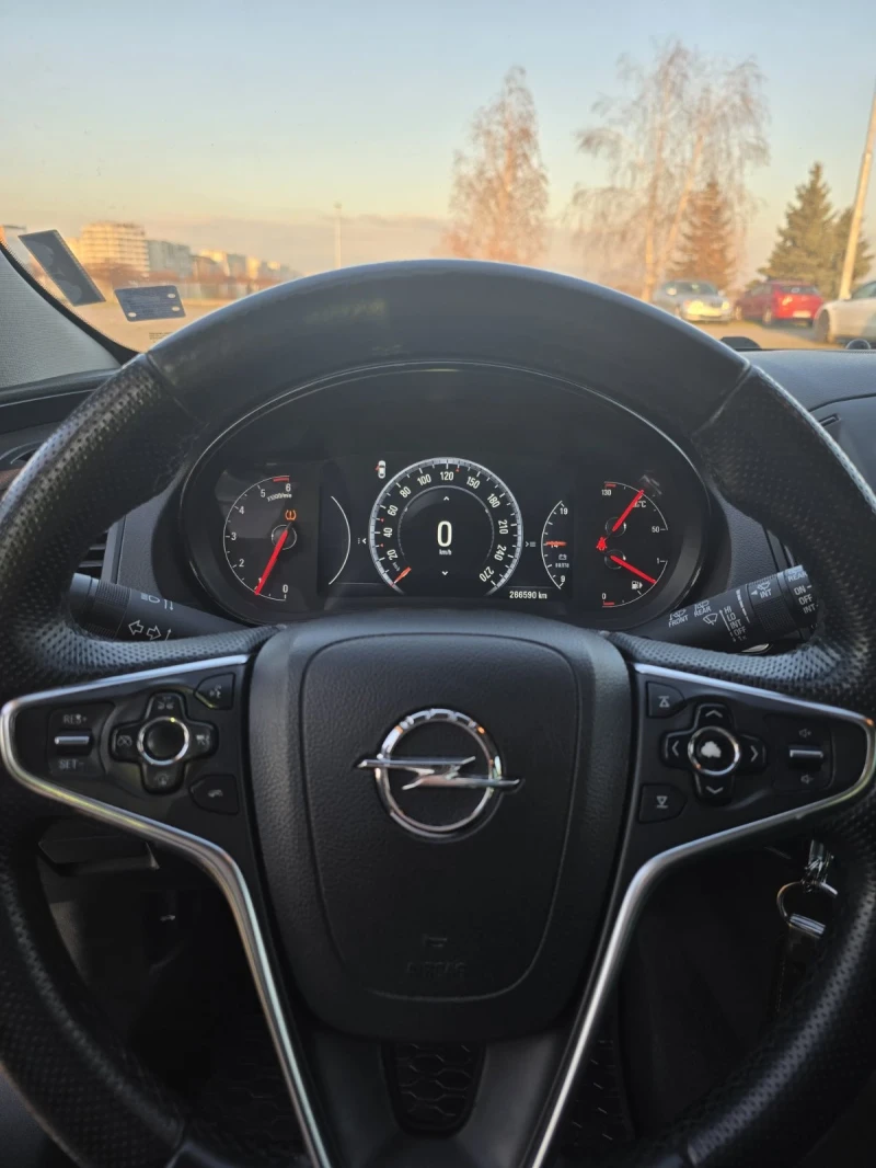 Opel Insignia Sports tourer , снимка 9 - Автомобили и джипове - 52859009
