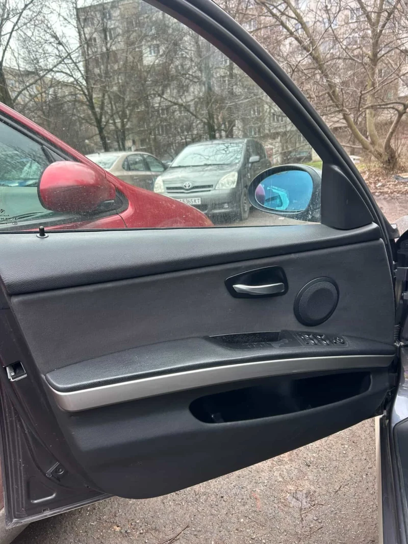 BMW 320 Diesel Automatic , снимка 6 - Автомобили и джипове - 53345280