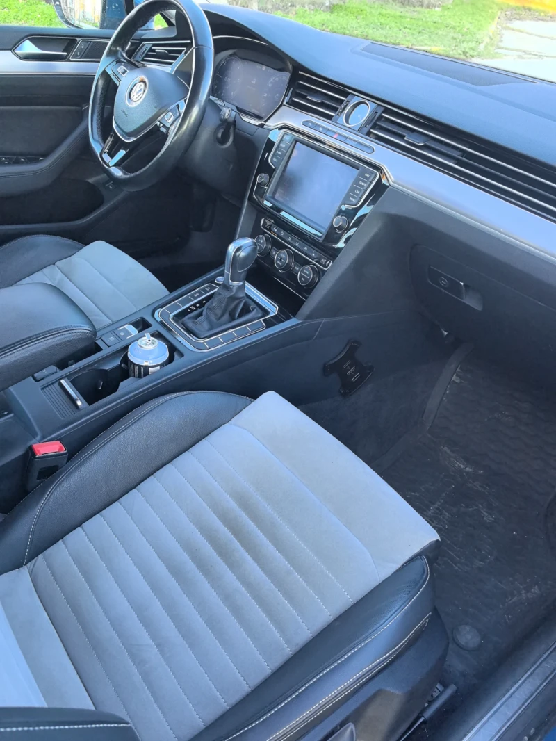VW Passat 2.0TDI  150k.c дигитален километраж, снимка 14 - Автомобили и джипове - 53387112