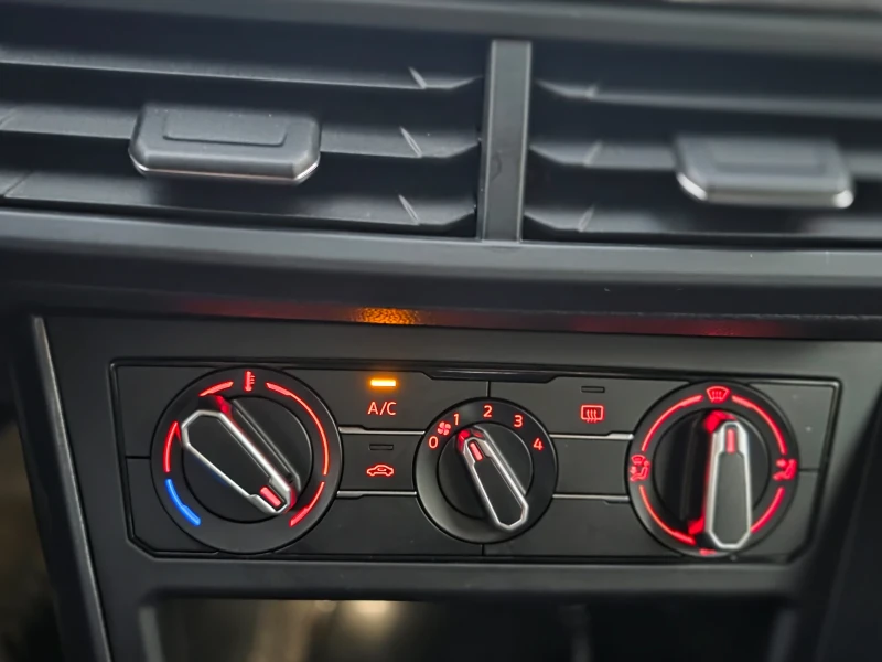 VW Polo HIGHLINE, снимка 8 - Автомобили и джипове - 53457556