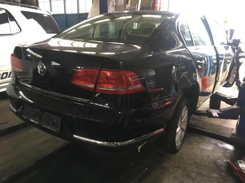 VW Passat 1.6TDI 105ps на части, снимка 13 - Автомобили и джипове - 18526019