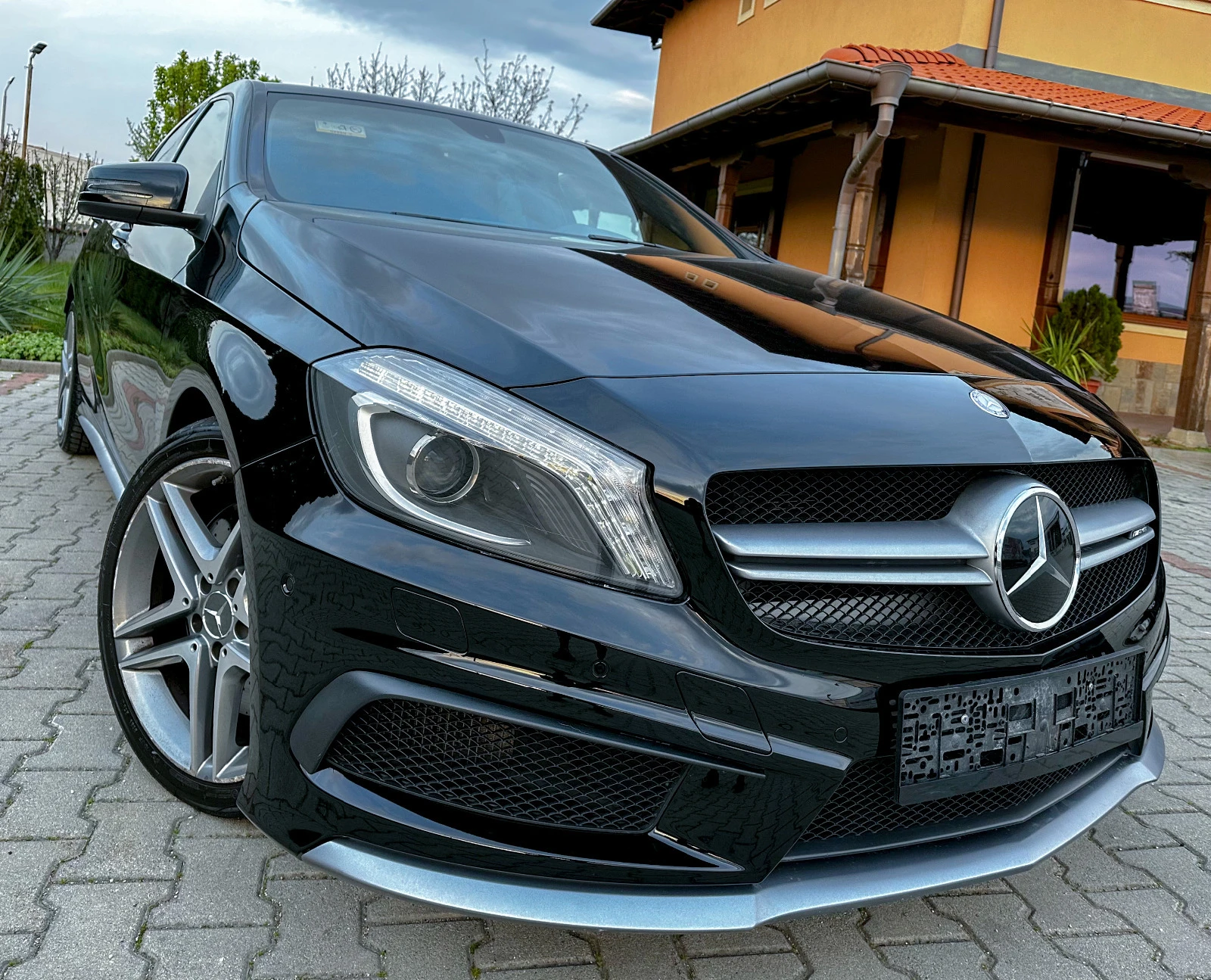 Mercedes-Benz A45 AMG  - изображение 3