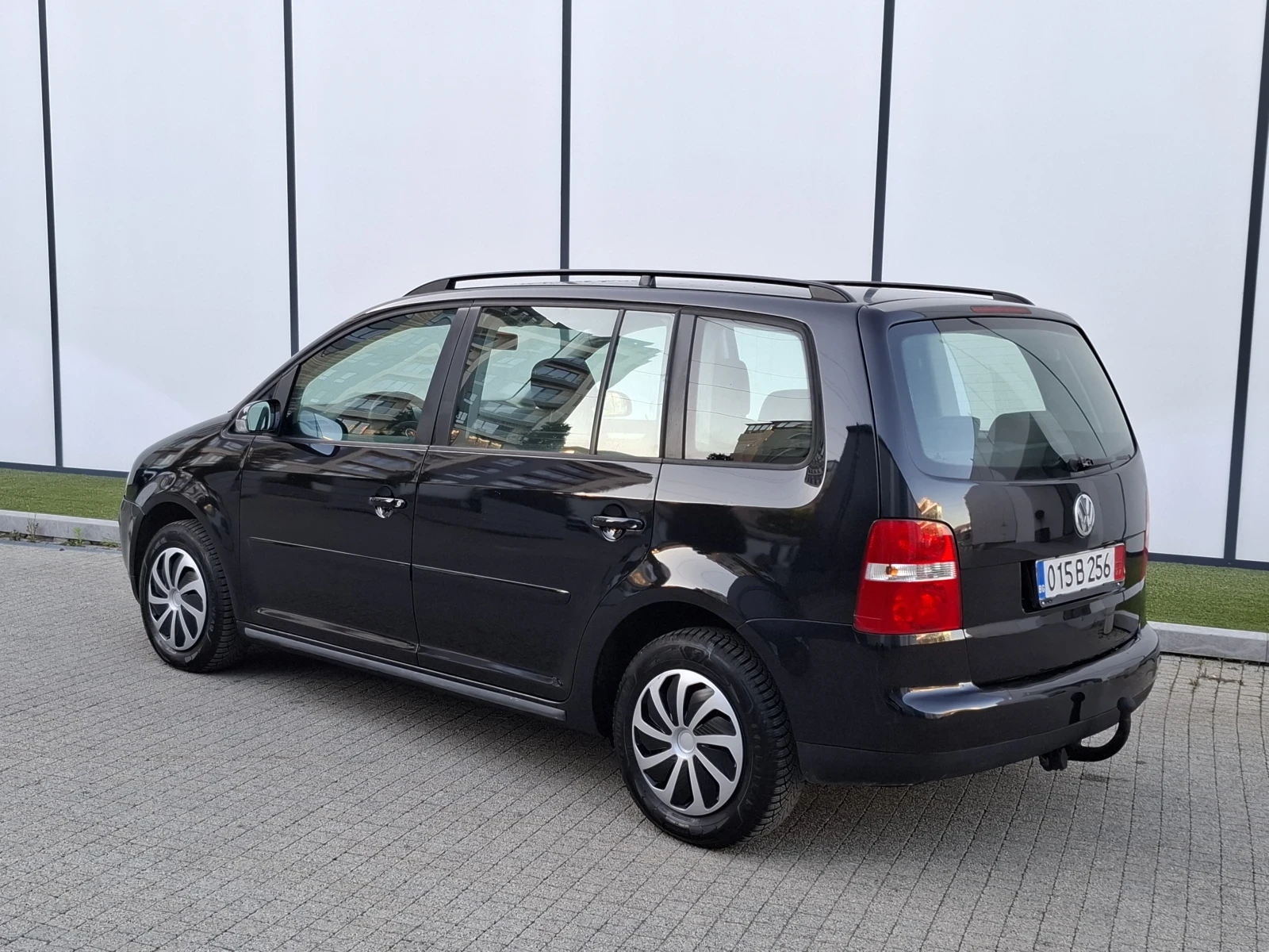 VW Touran 1.9TDI* (105кс)* * 6+ 1* * 6-СКОРОСТИ* * НОВ ВНОС* - изображение 6