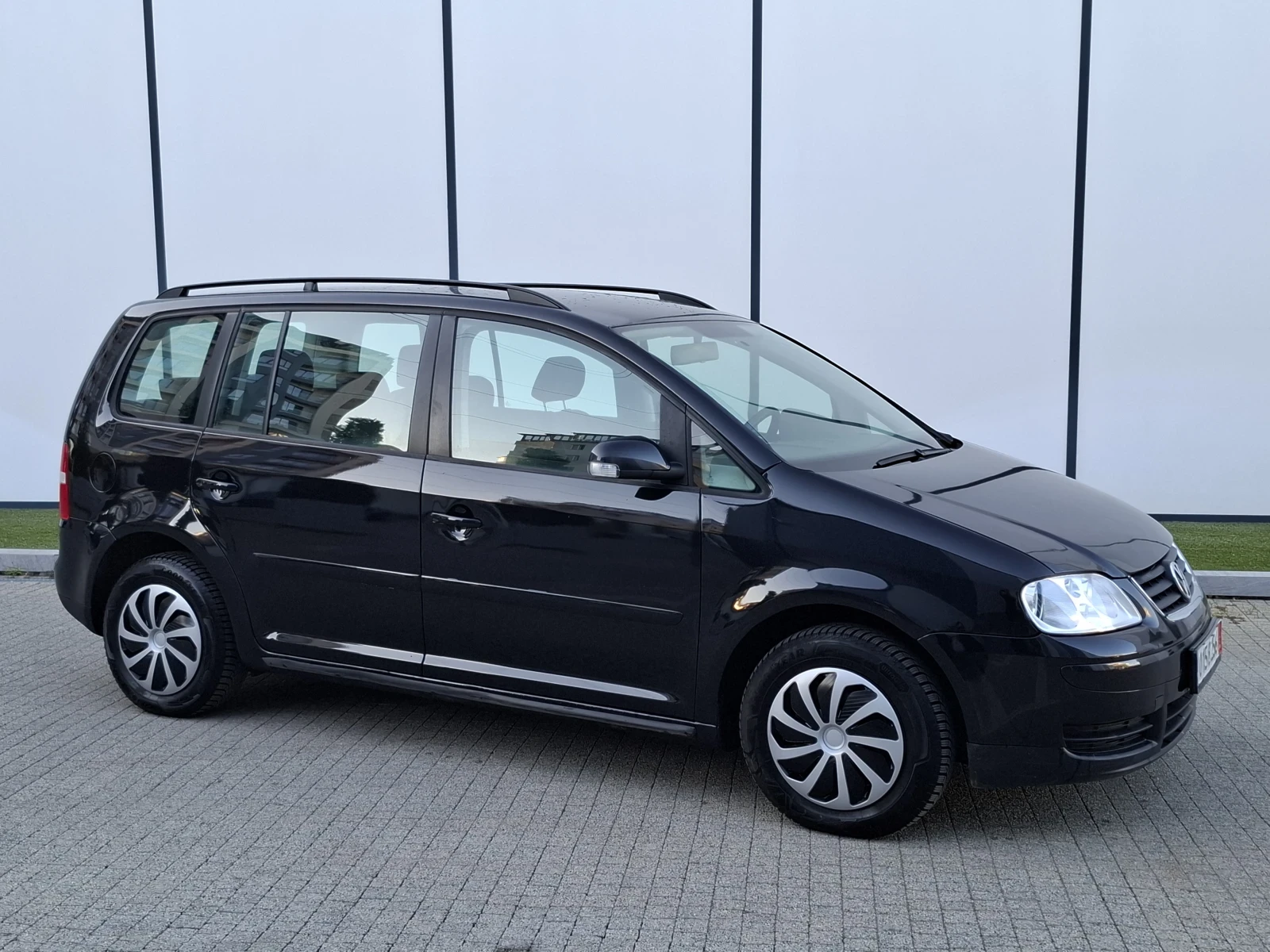 VW Touran 1.9TDI* (105кс)* * 6+ 1* * 6-СКОРОСТИ* * НОВ ВНОС* - изображение 10