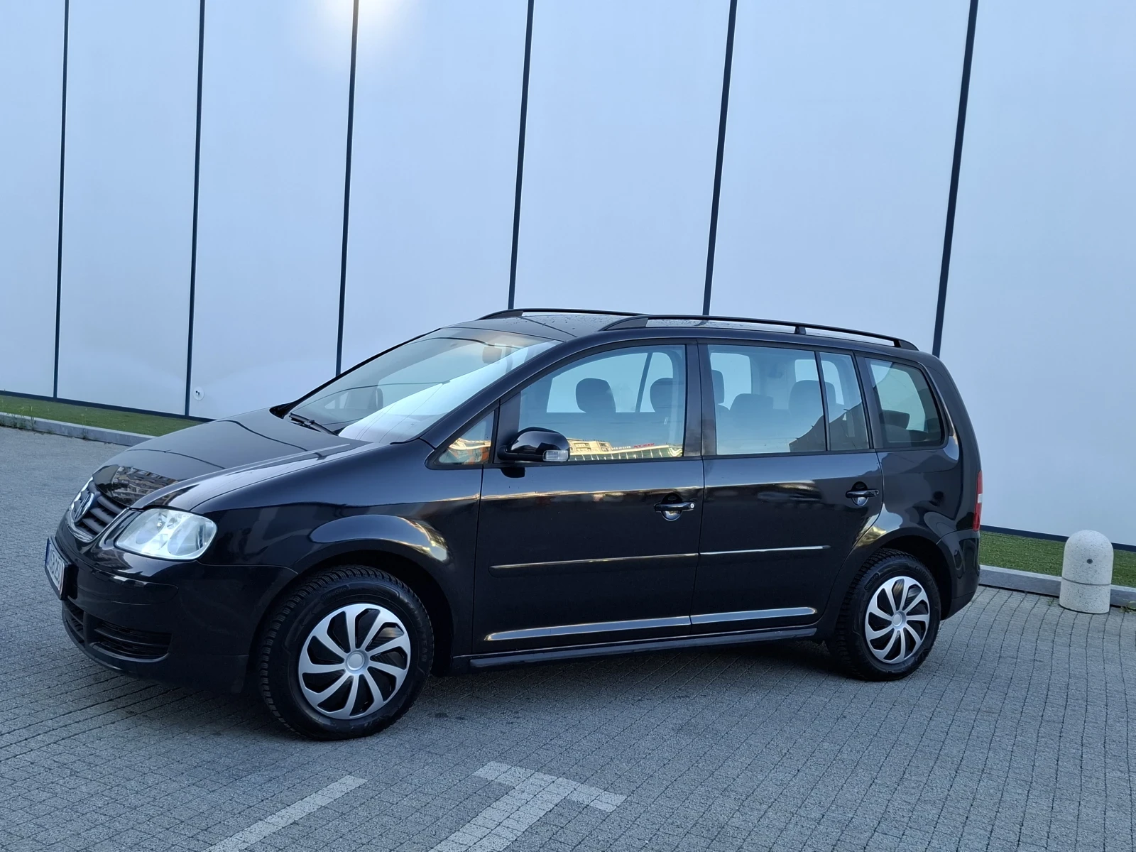 VW Touran 1.9TDI* (105кс)* * 6+ 1* * 6-СКОРОСТИ* * НОВ ВНОС* - изображение 5