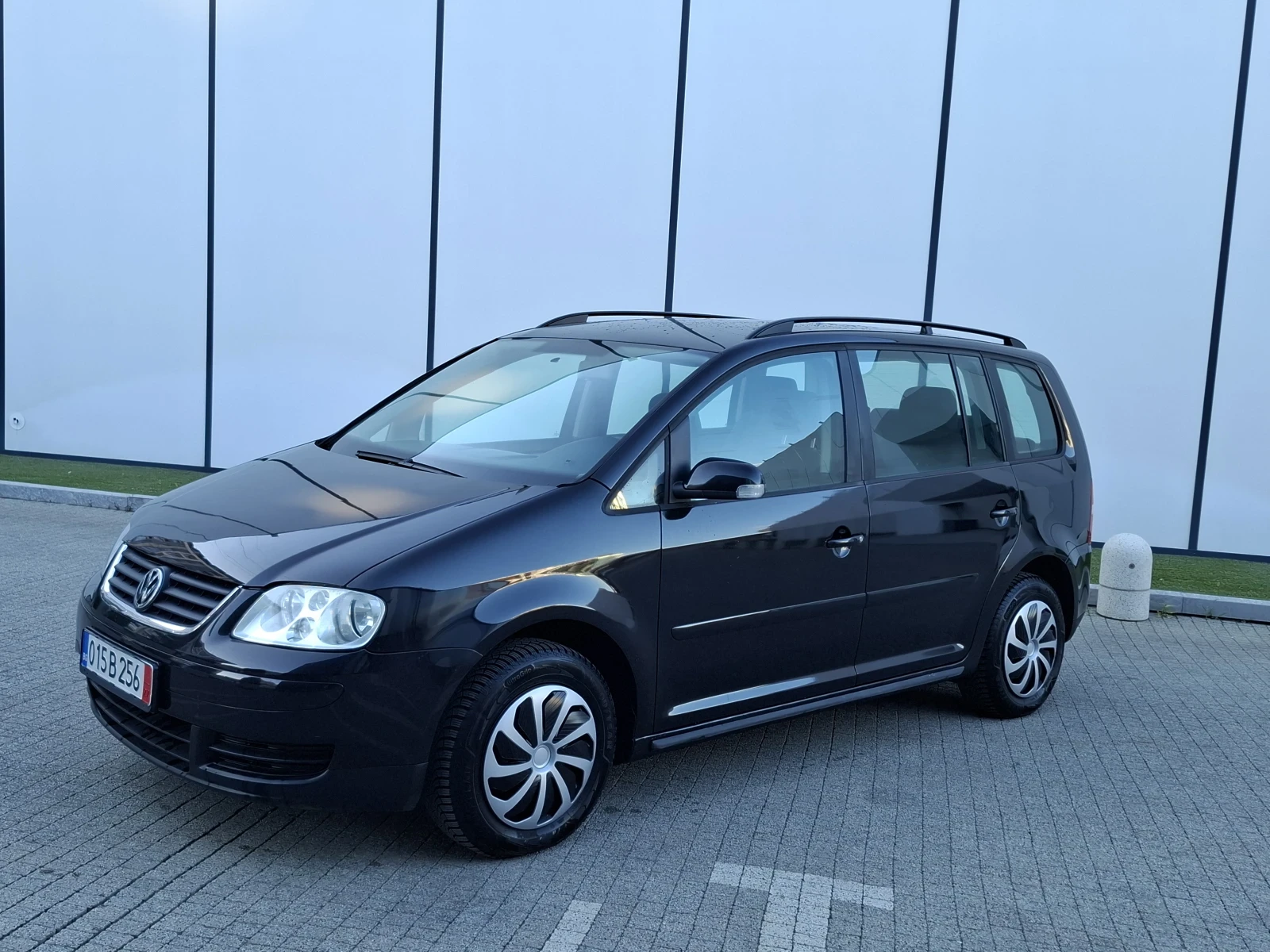 VW Touran 1.9TDI* (105кс)* * 6+ 1* * 6-СКОРОСТИ* * НОВ ВНОС* - изображение 4
