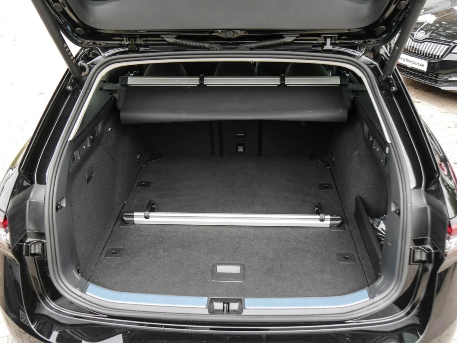 Skoda Superb 2.0 TDI 4x4 L&K PANO CANTON CAMERA MATRIX HEAD UP - изображение 4