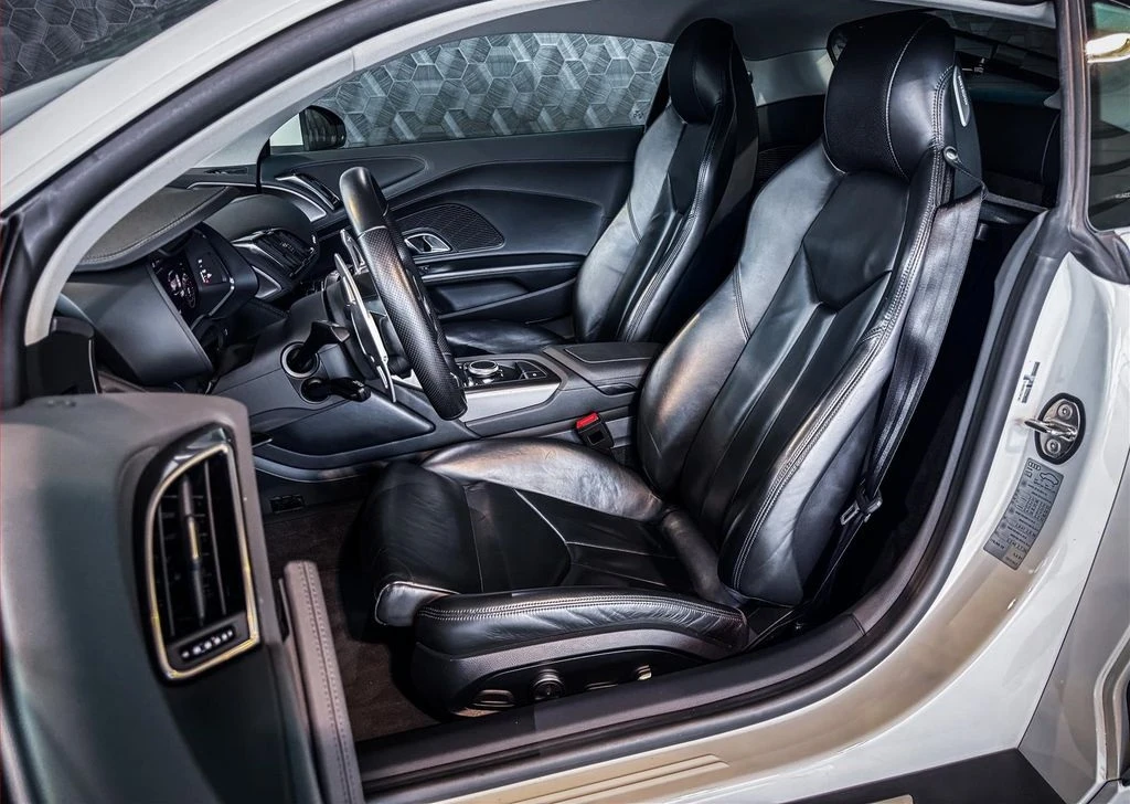 Audi R8 5.2 V10 - изображение 5