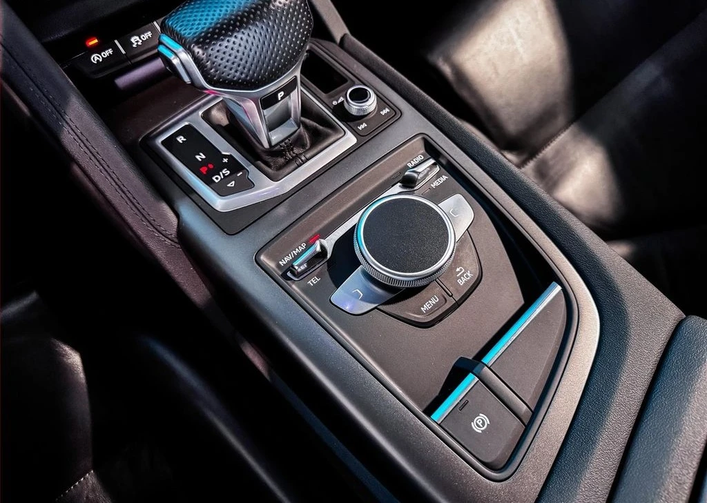 Audi R8 5.2 V10 - изображение 6