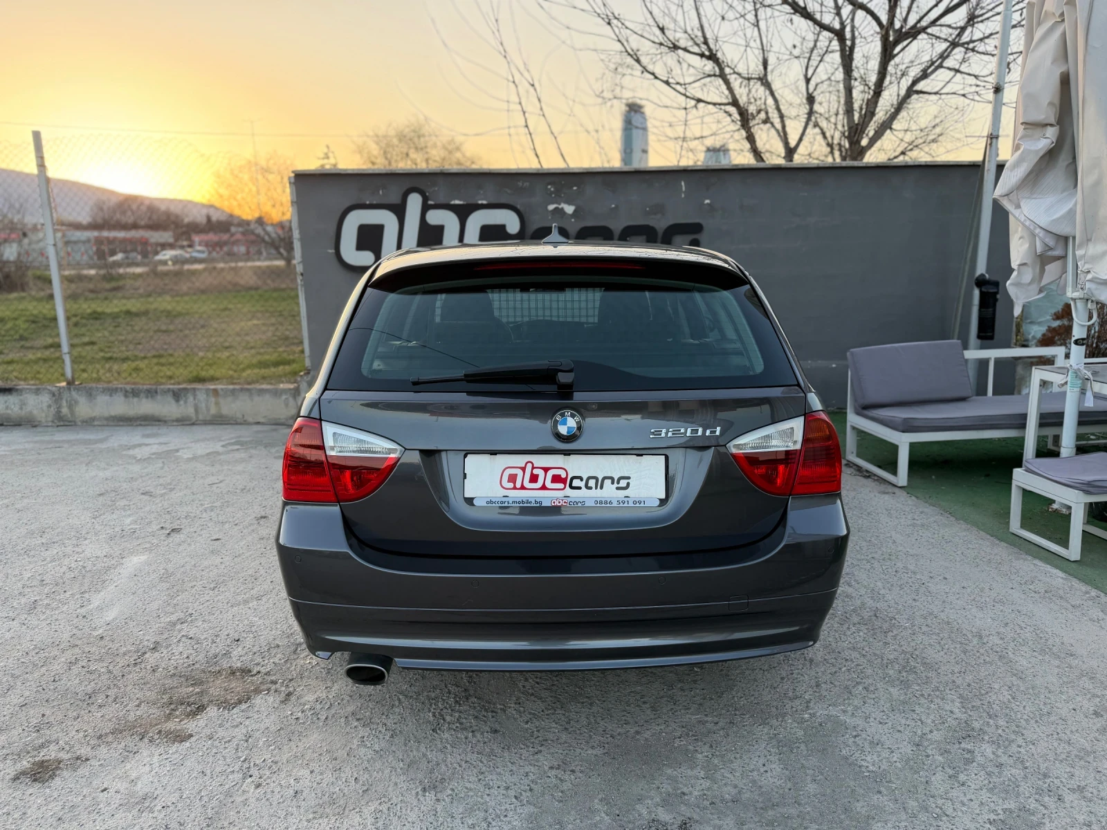 BMW 320 D Navi Xenon, снимка 6 - Автомобили и джипове - 53807494