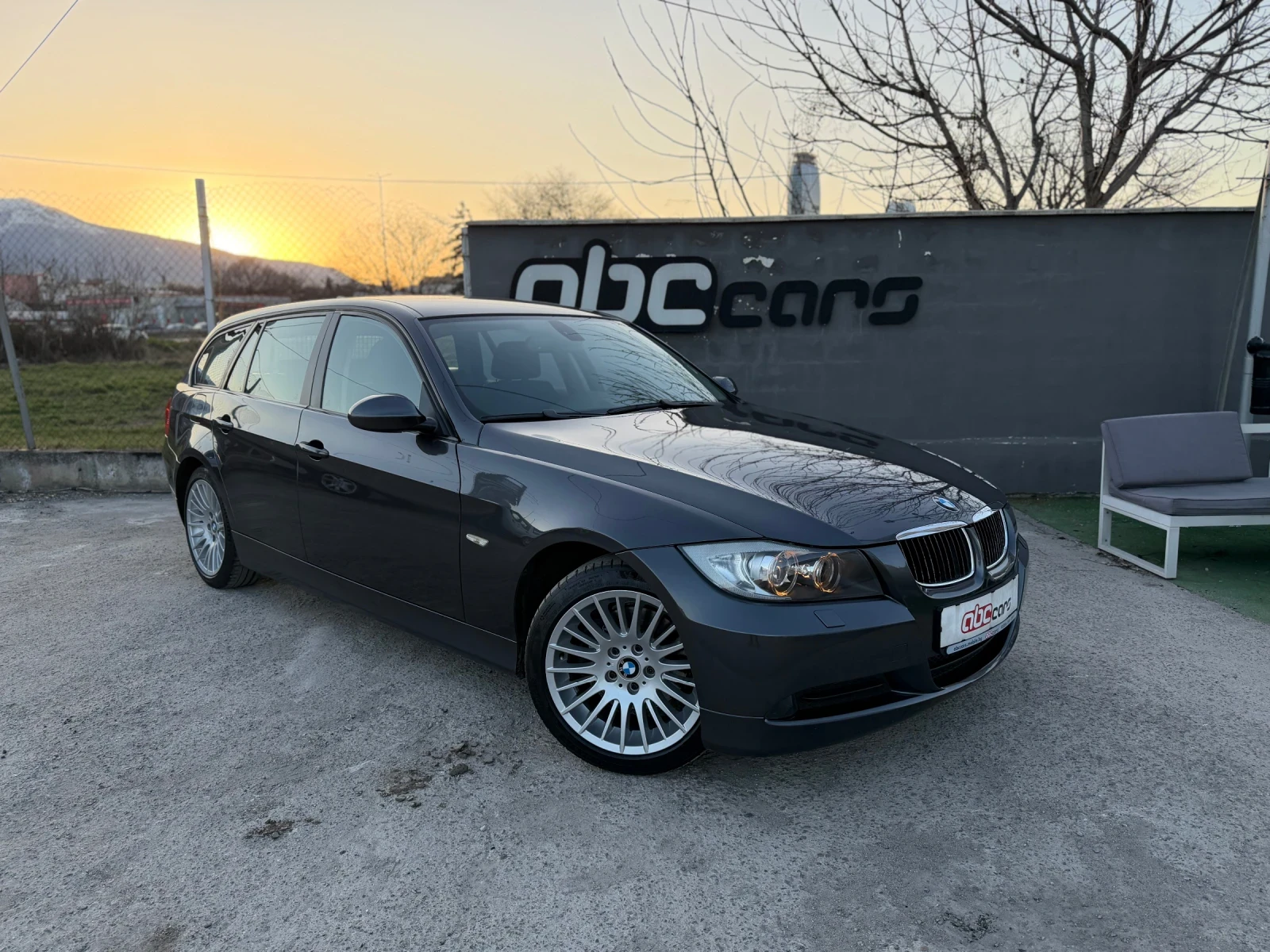 BMW 320 D Navi Xenon, снимка 2 - Автомобили и джипове - 53807494