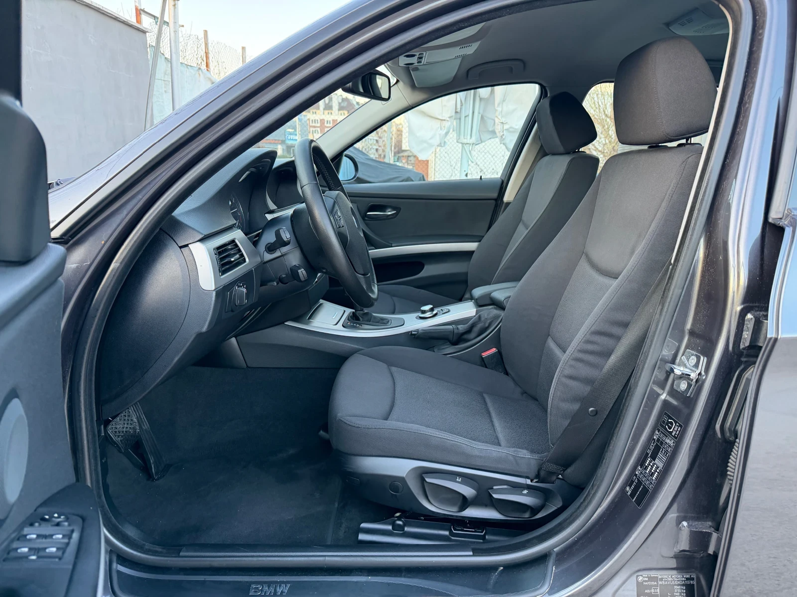 BMW 320 D Navi Xenon, снимка 8 - Автомобили и джипове - 53807494