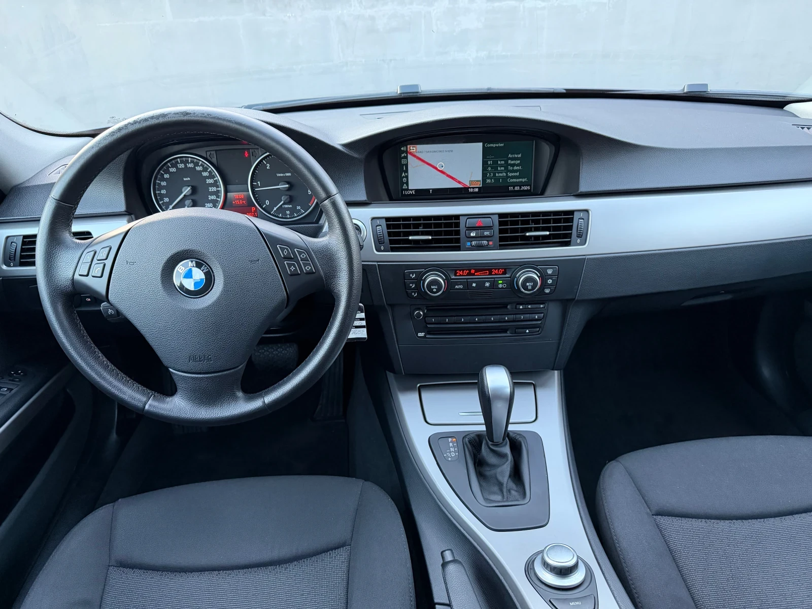 BMW 320 D Navi Xenon, снимка 11 - Автомобили и джипове - 53807494
