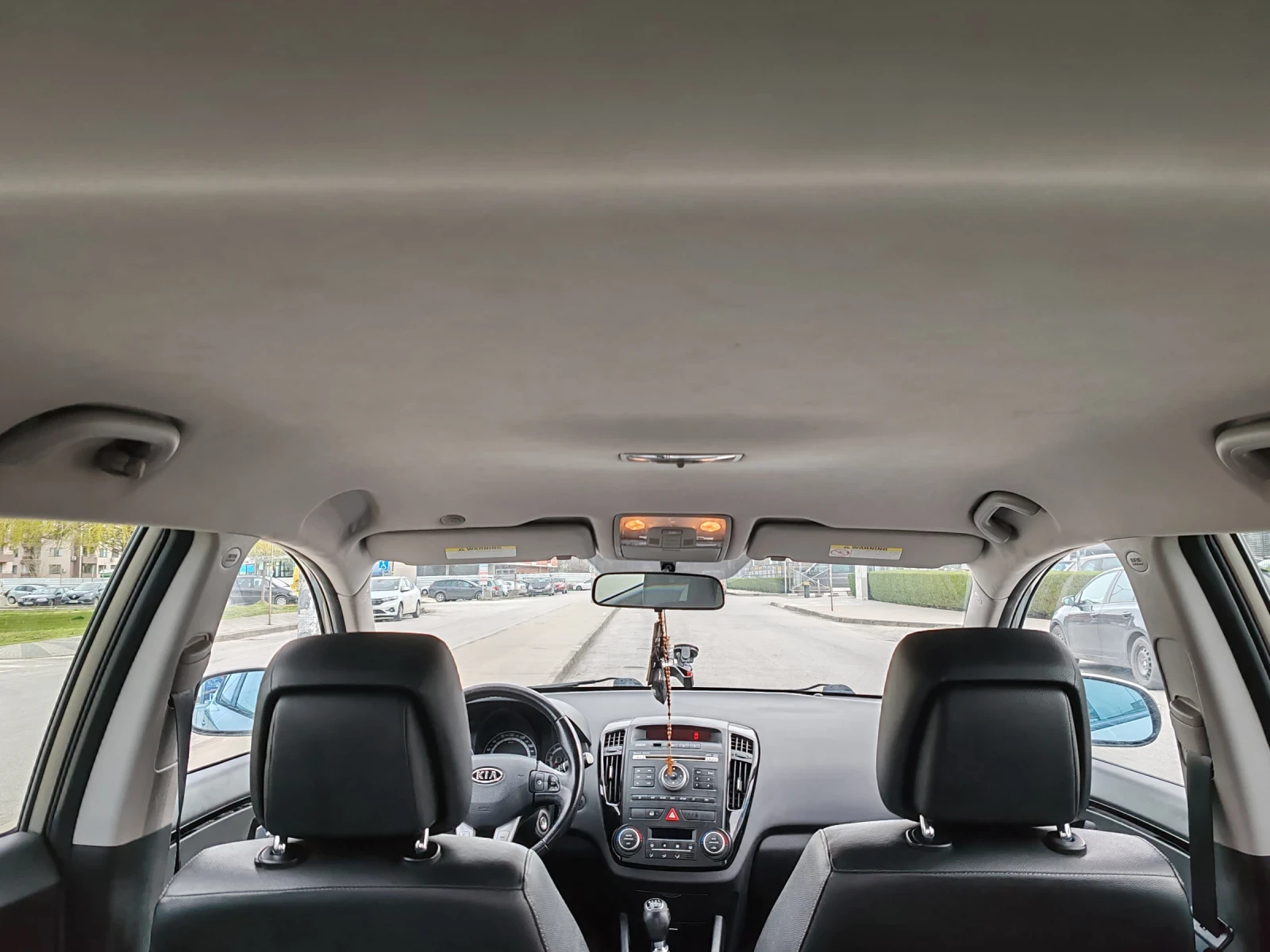 Kia Ceed 1.6crdi, снимка 10 - Автомобили и джипове - 54019541