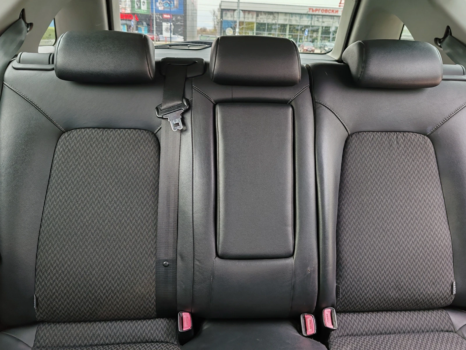 Kia Ceed 1.6crdi, снимка 11 - Автомобили и джипове - 54019541