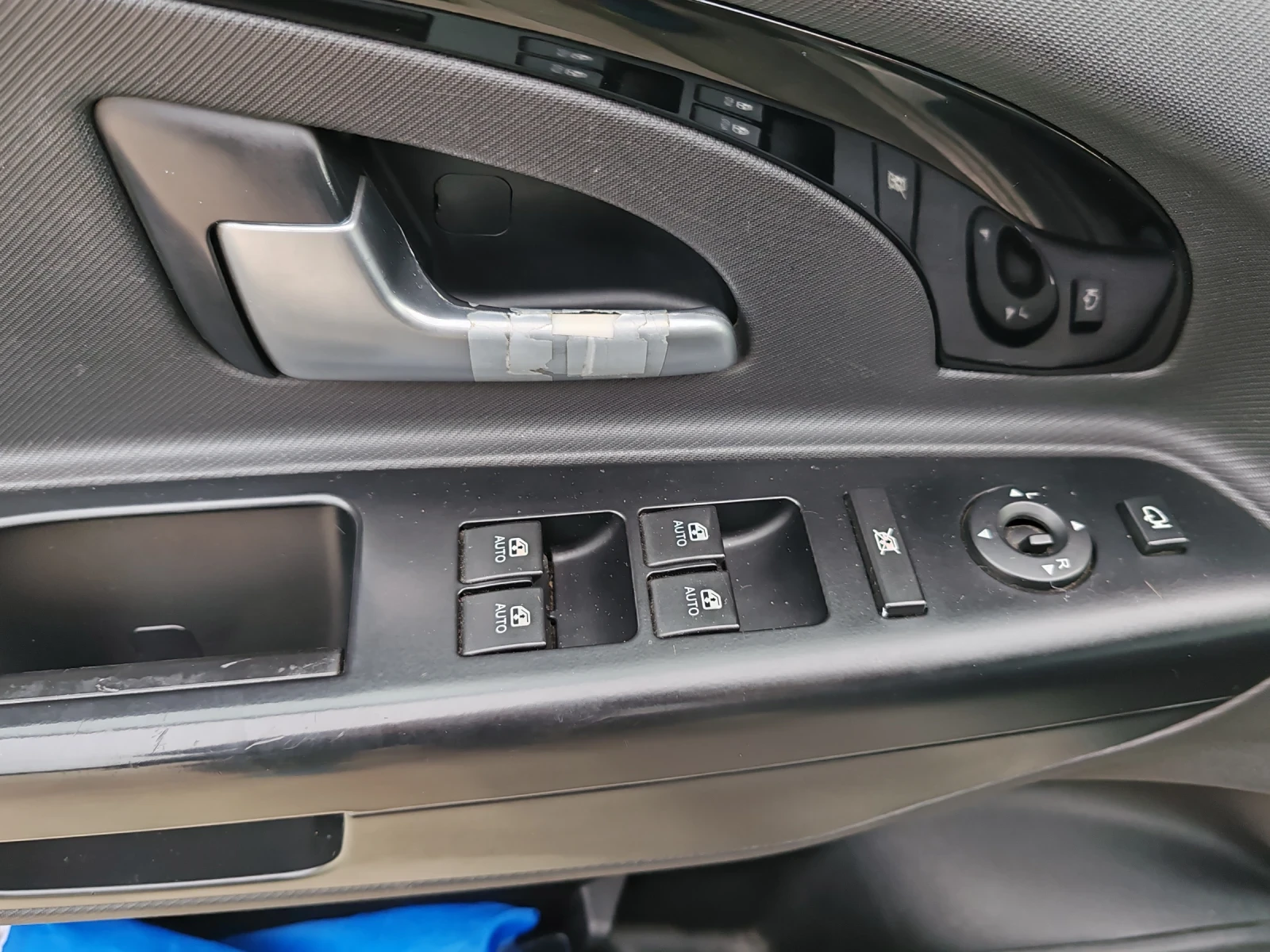 Kia Ceed 1.6crdi, снимка 7 - Автомобили и джипове - 54019541