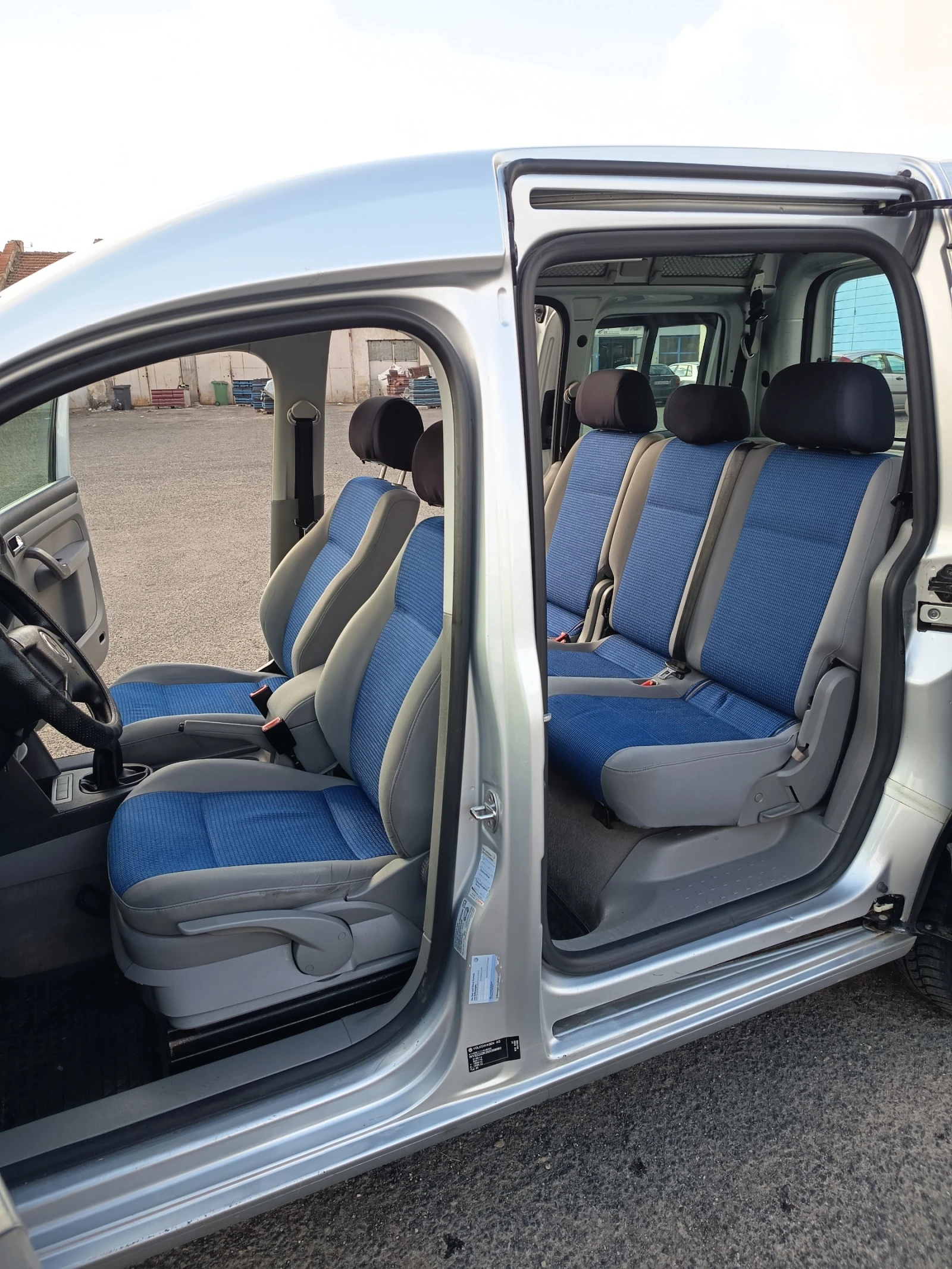 VW Caddy Life, снимка 6 - Автомобили и джипове - 54045080