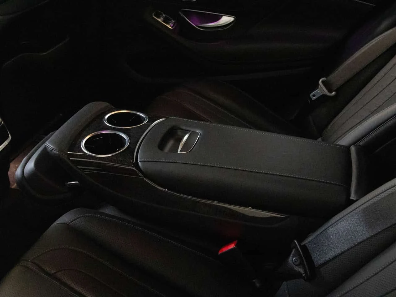 Mercedes-Benz S 63 AMG * CARFAX * Фиксирана цена до БГ * , снимка 14 - Автомобили и джипове - 54060156