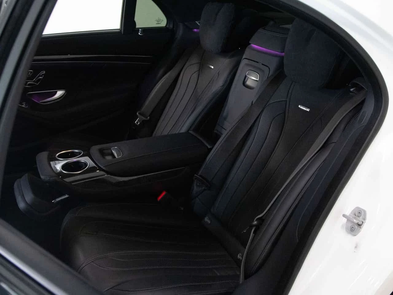 Mercedes-Benz S 63 AMG * CARFAX * Фиксирана цена до БГ * , снимка 13 - Автомобили и джипове - 54060156