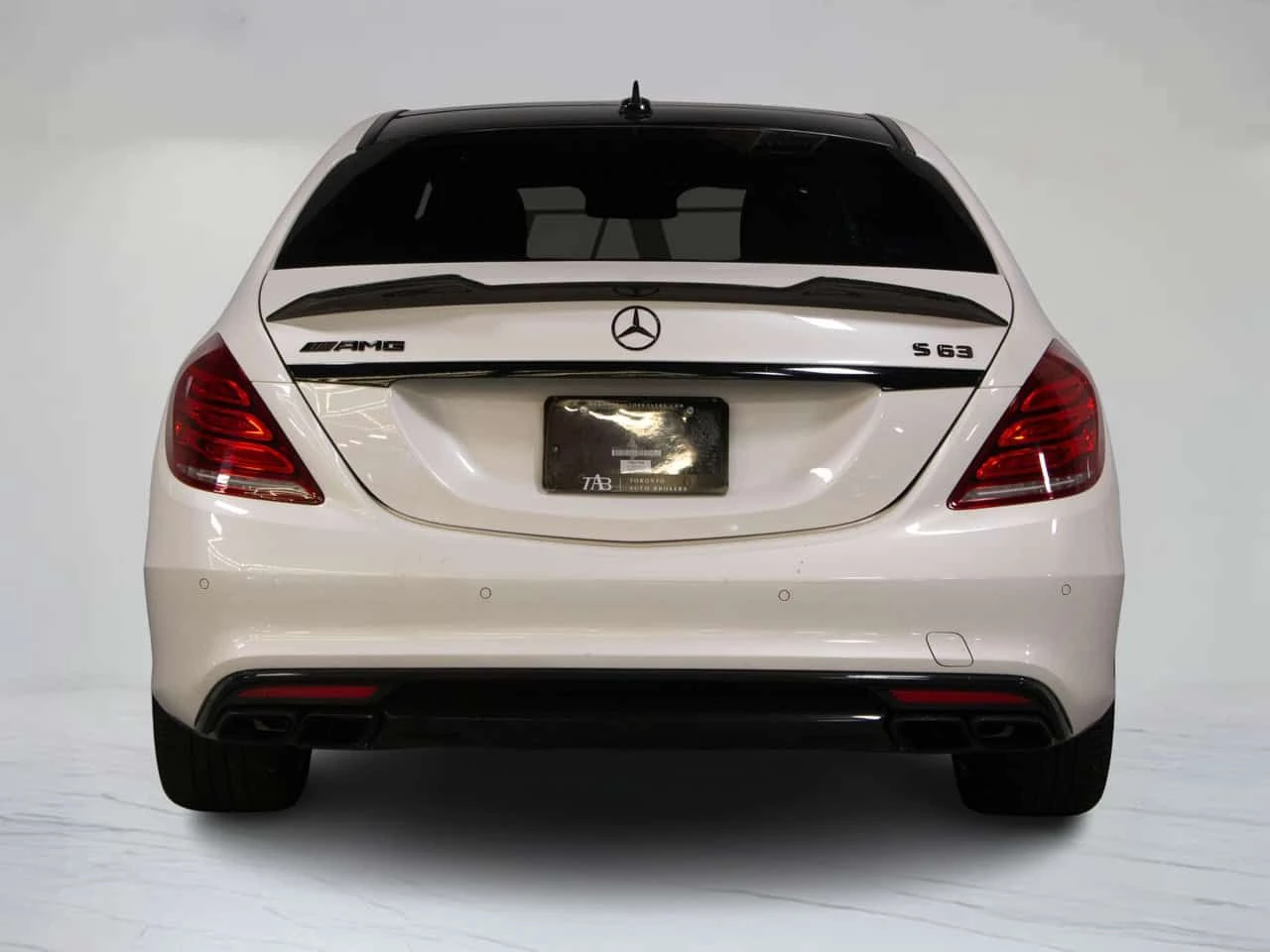 Mercedes-Benz S 63 AMG * CARFAX * Фиксирана цена до БГ * , снимка 6 - Автомобили и джипове - 54060156