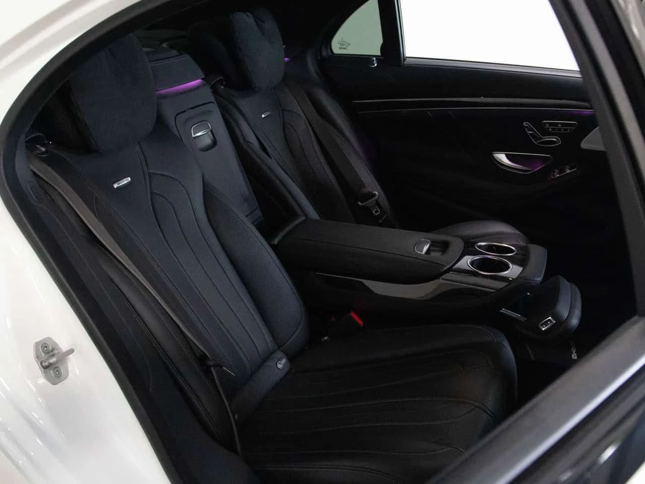 Mercedes-Benz S 63 AMG * CARFAX * Фиксирана цена до БГ * , снимка 15 - Автомобили и джипове - 54060156