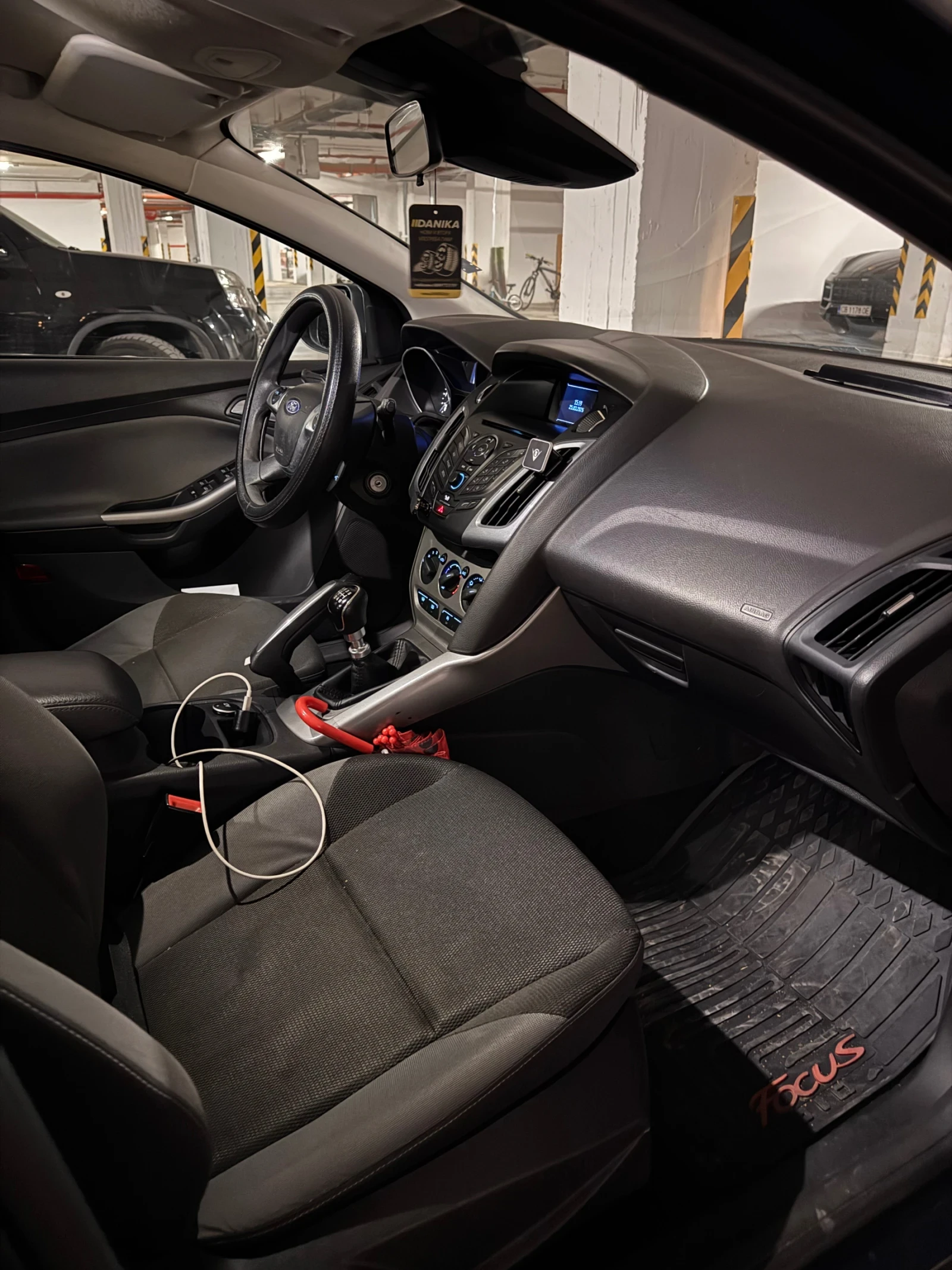 Ford Focus 1.6 TDCI, снимка 8 - Автомобили и джипове - 54164450