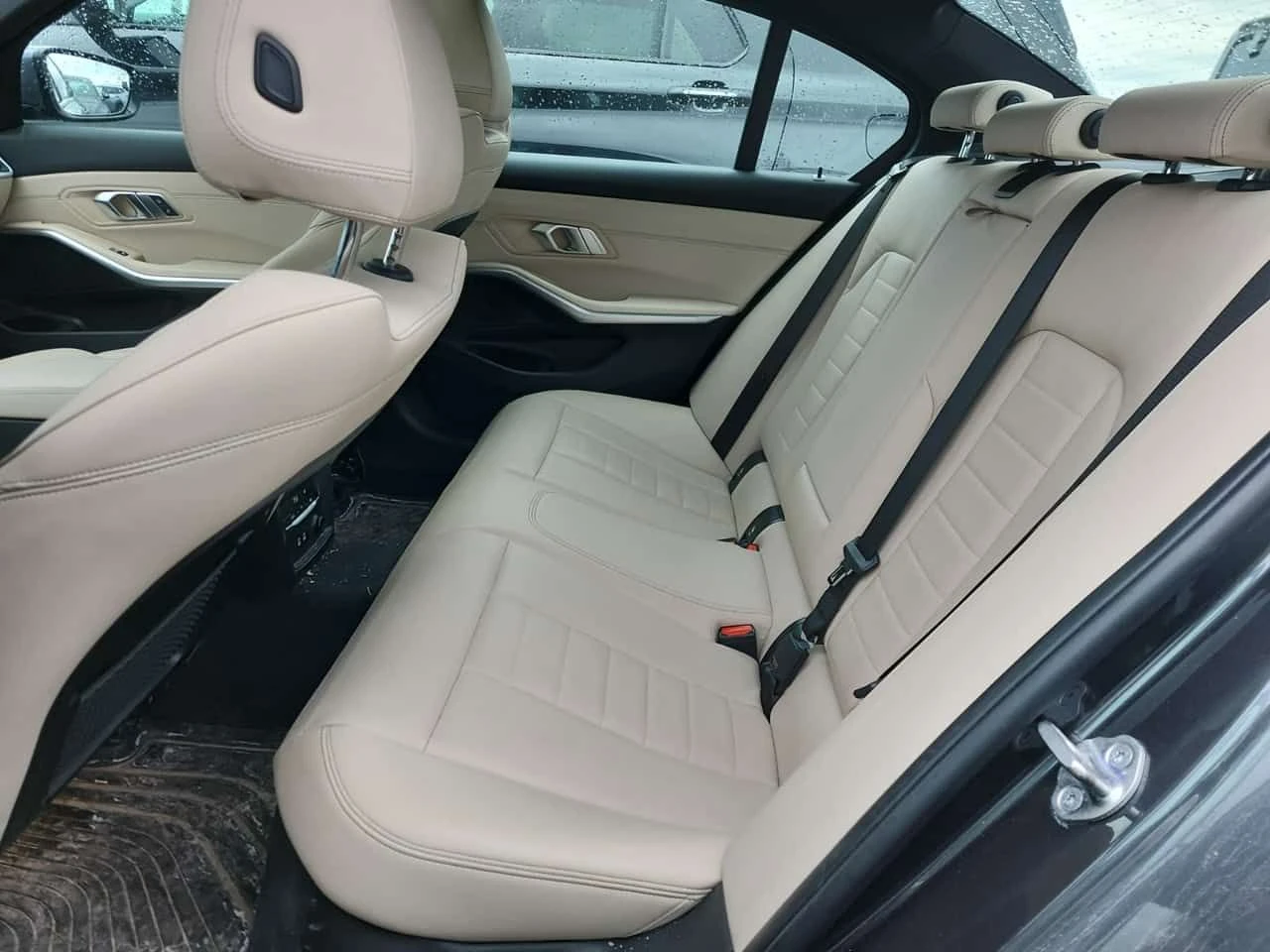 BMW 330 I xDrive| PANORAMA| ПОДГРЕВИ| 2 КЛЮЧА| CARFAX| , снимка 12 - Автомобили и джипове - 54228136