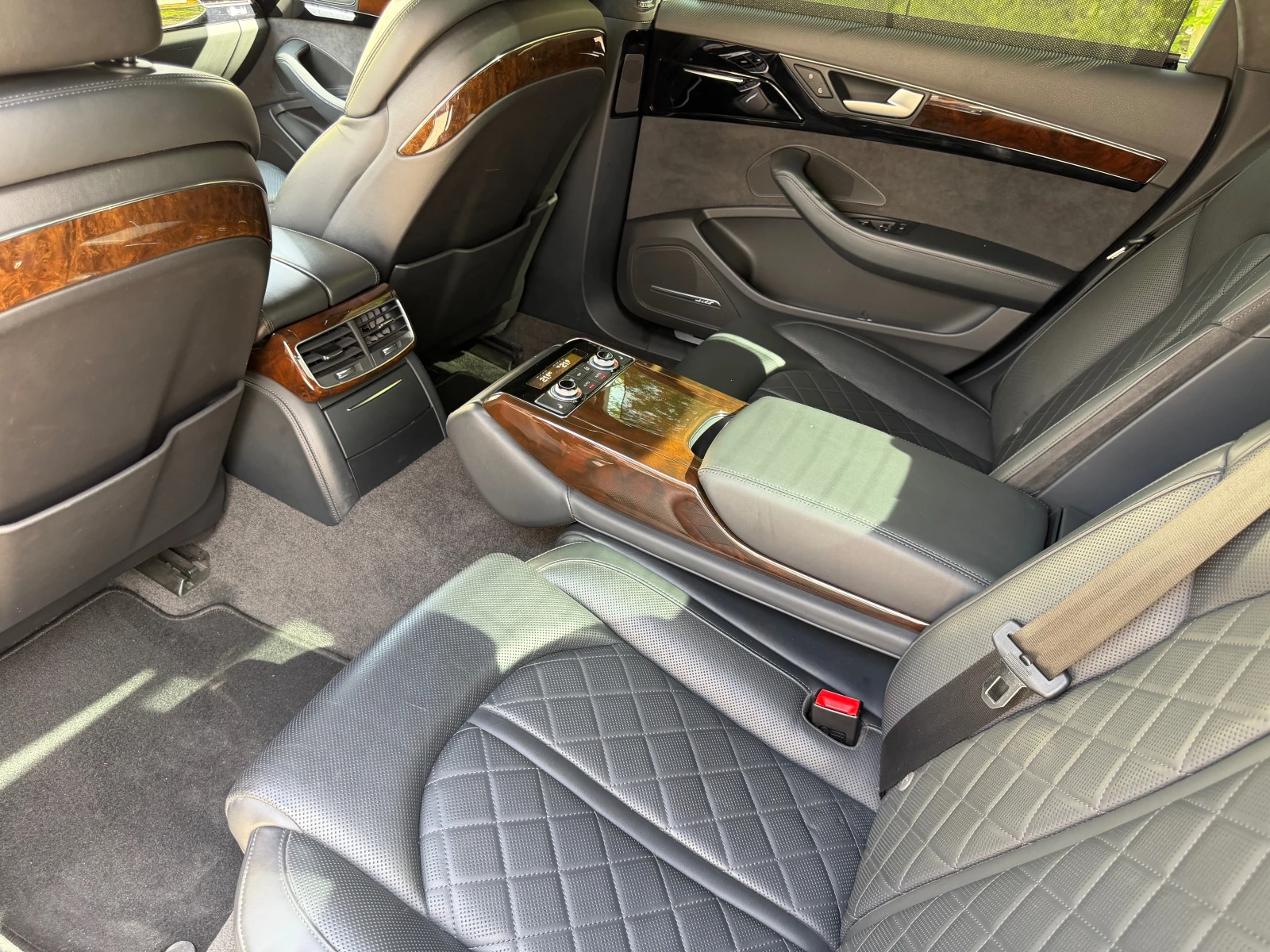 Audi A8 LONG 4.0 TFSI S-LINE, снимка 8 - Автомобили и джипове - 54229032