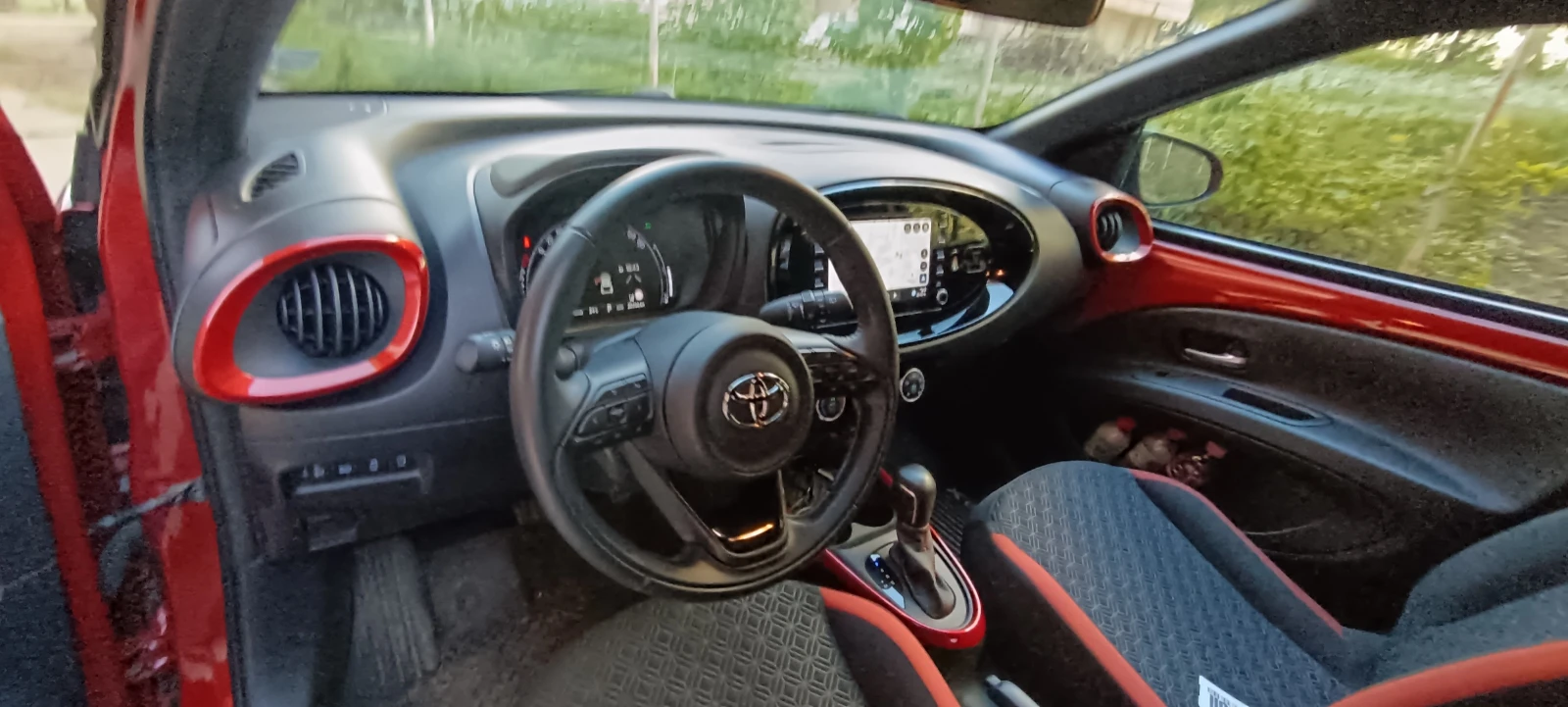 Toyota Aygo X PULSE, снимка 9 - Автомобили и джипове - 54345360