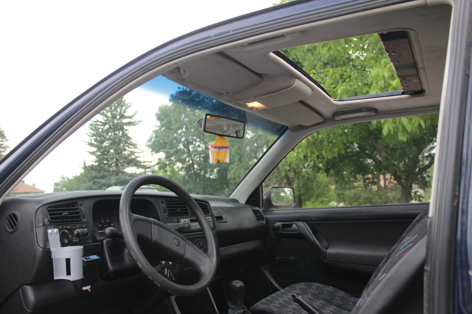 VW Golf 1.4 Газ Моно, снимка 9 - Автомобили и джипове - 55035823