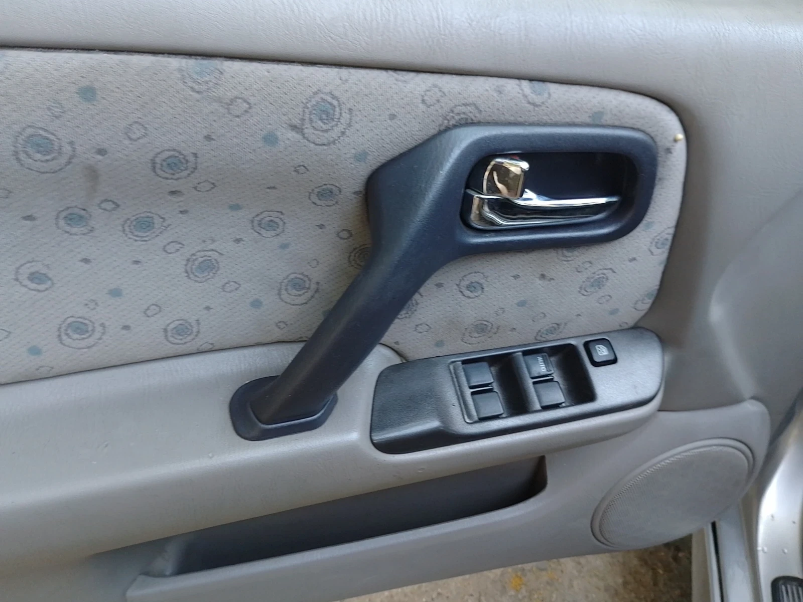 Nissan Primera, снимка 7 - Автомобили и джипове - 55075228
