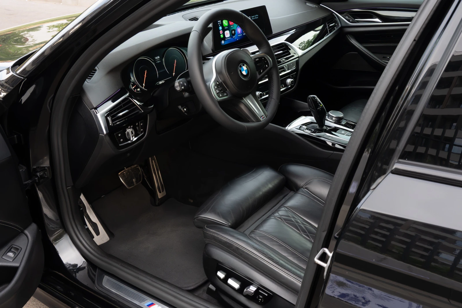 BMW 530 M-pack* LED* FULL* LEASING* , снимка 6 - Автомобили и джипове - 55354540