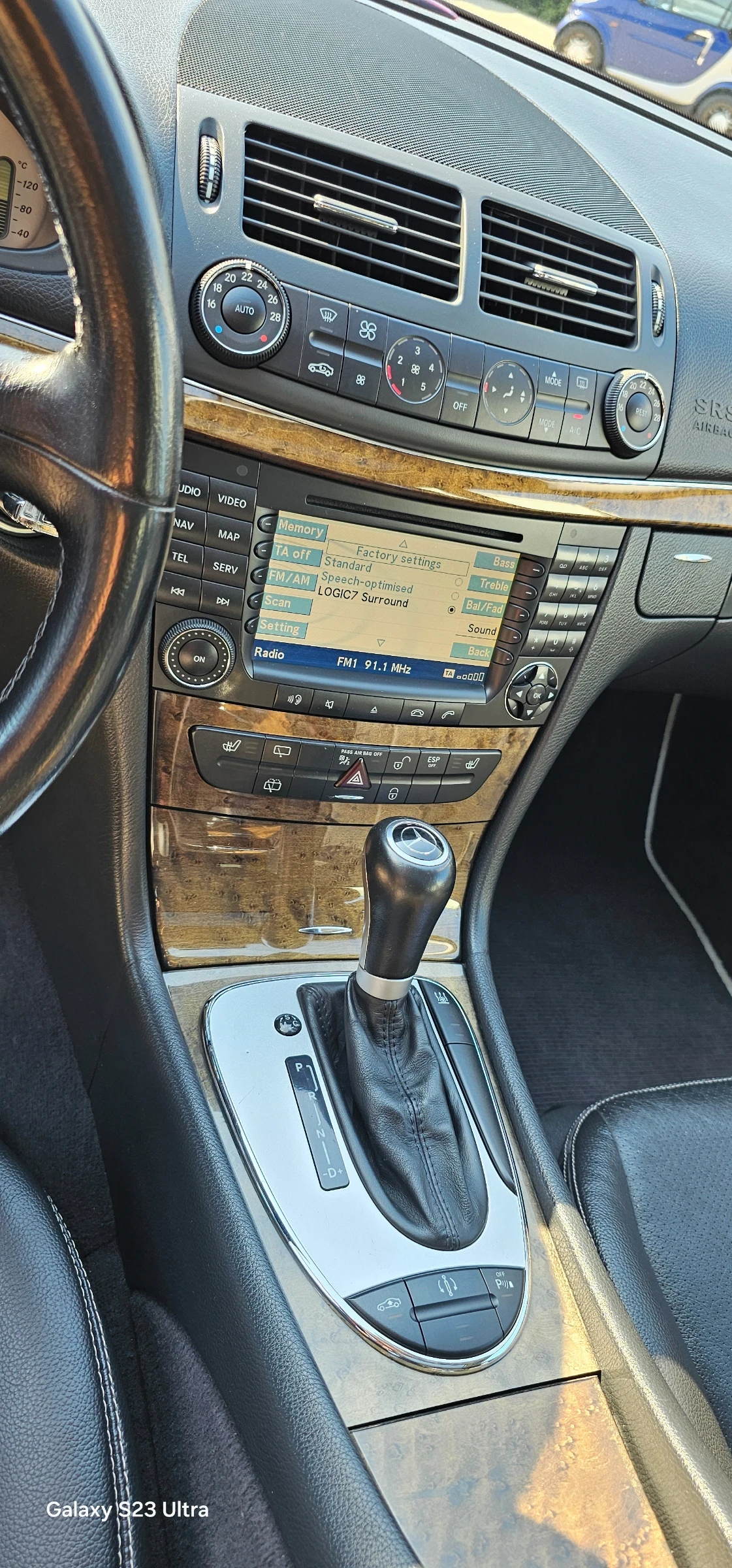 Mercedes-Benz E 280 4matik, airmatik, harman/kardon, печка, снимка 15 - Автомобили и джипове - 55684468