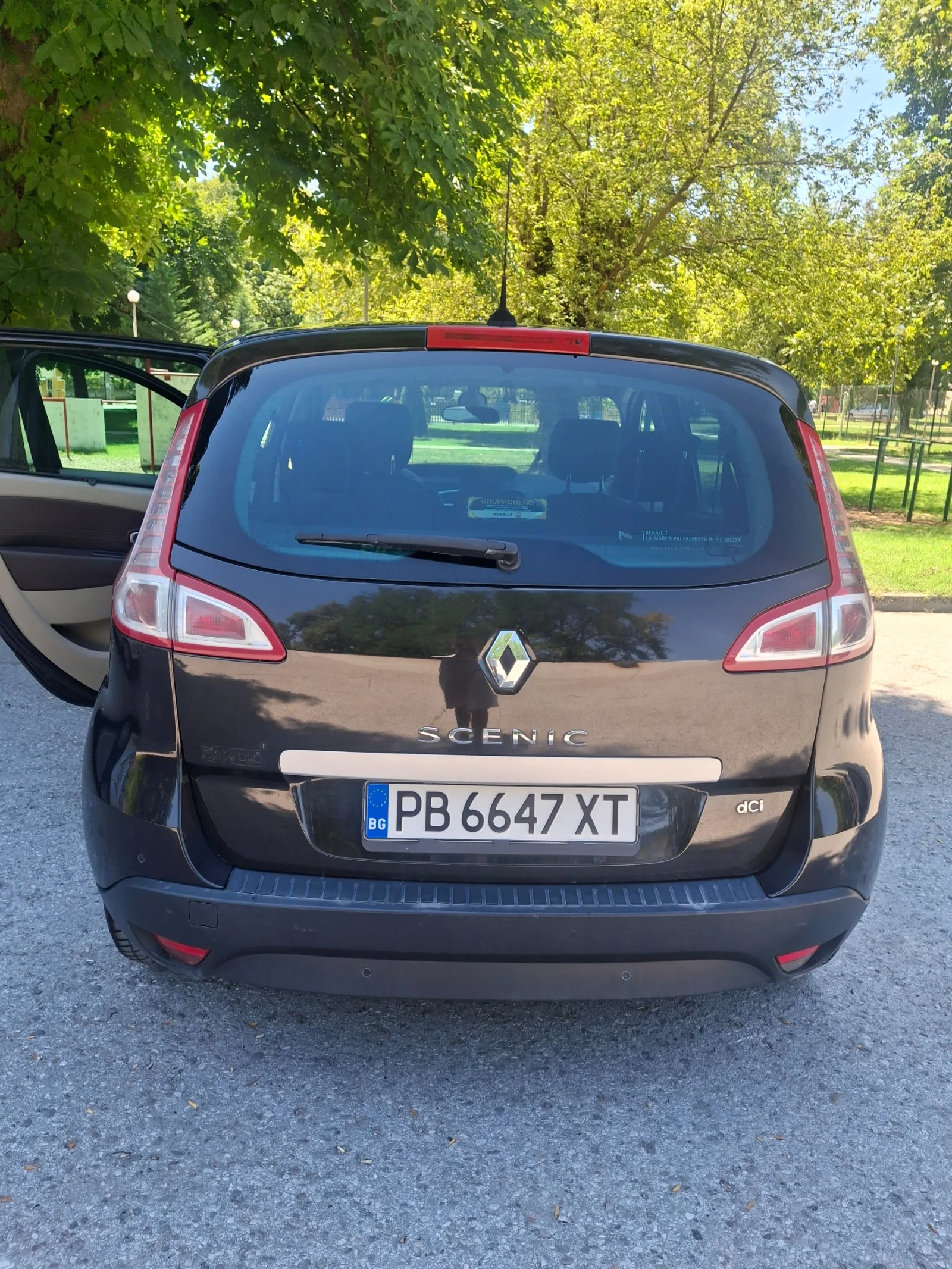 Renault Scenic 2.0 dci, снимка 5 - Автомобили и джипове - 56078650
