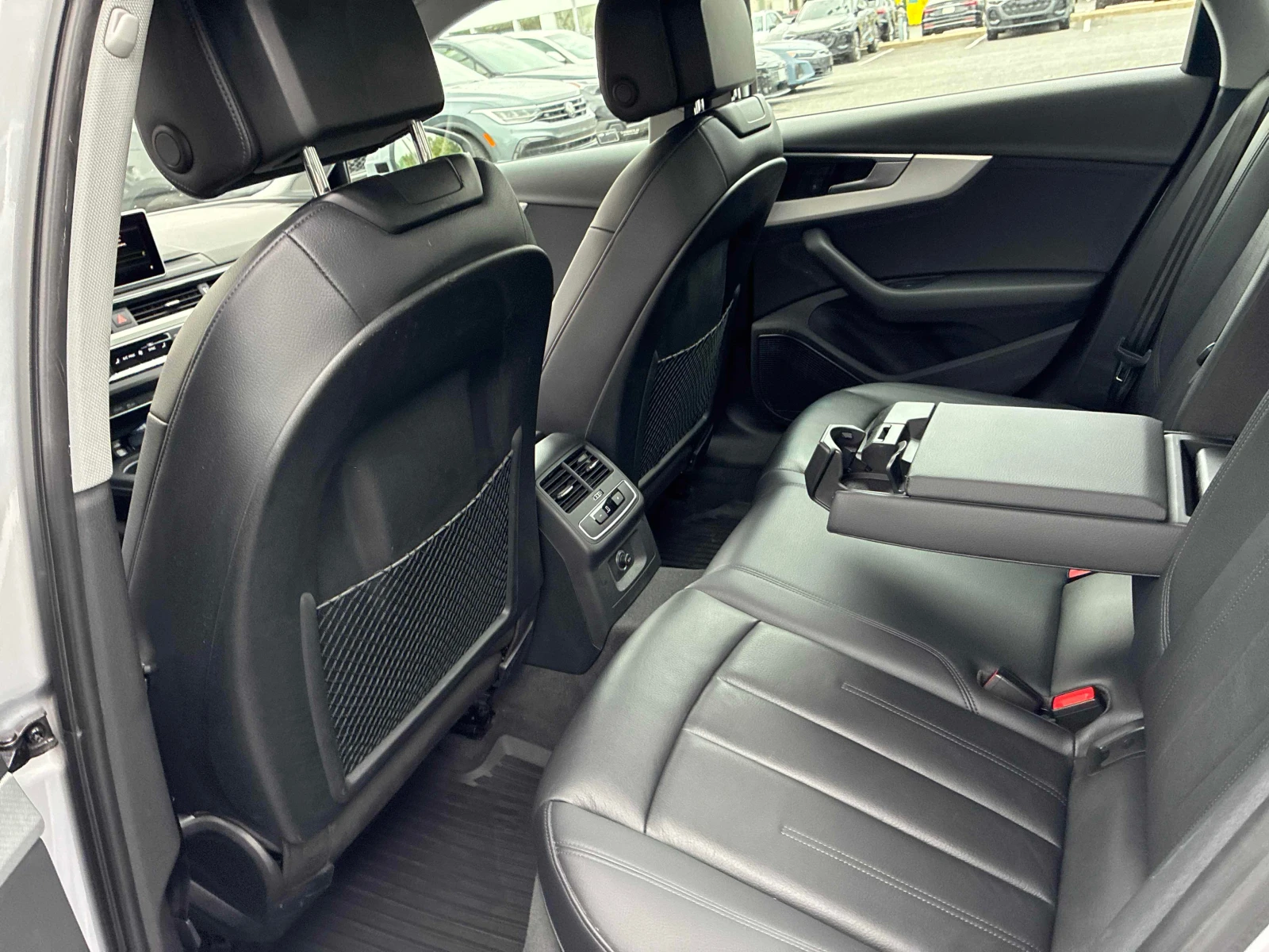 Audi A4 Technik | CARFAX | АВТОКРЕДИТ БЕЗ ПЪРВОНАЧАЛНА , снимка 11 - Автомобили и джипове - 56079098