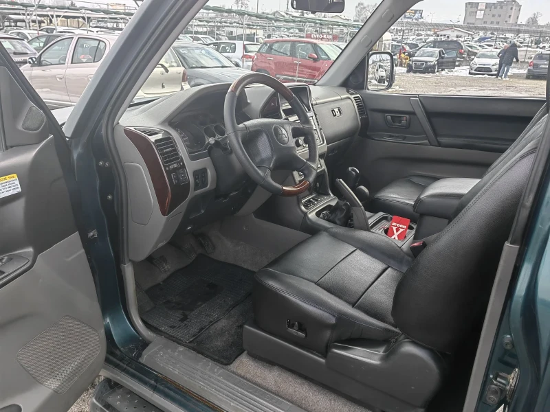 Mitsubishi Pajero 3.2 D, снимка 9 - Автомобили и джипове - 48836886