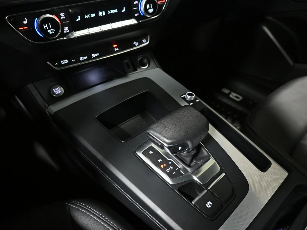 Audi Q5 S-Line| PANORAMA| ПАМЕТ| АМБИЕНТ| ФИКС ЦЕНА , снимка 15 - Автомобили и джипове - 54214676