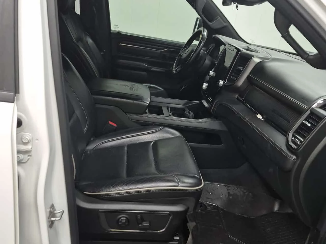 Dodge RAM 1500 * Limited * CARFAX * БЕЗ ПЪРВОНАЧАЛНА ВНОСКА, снимка 15 - Автомобили и джипове - 54701324