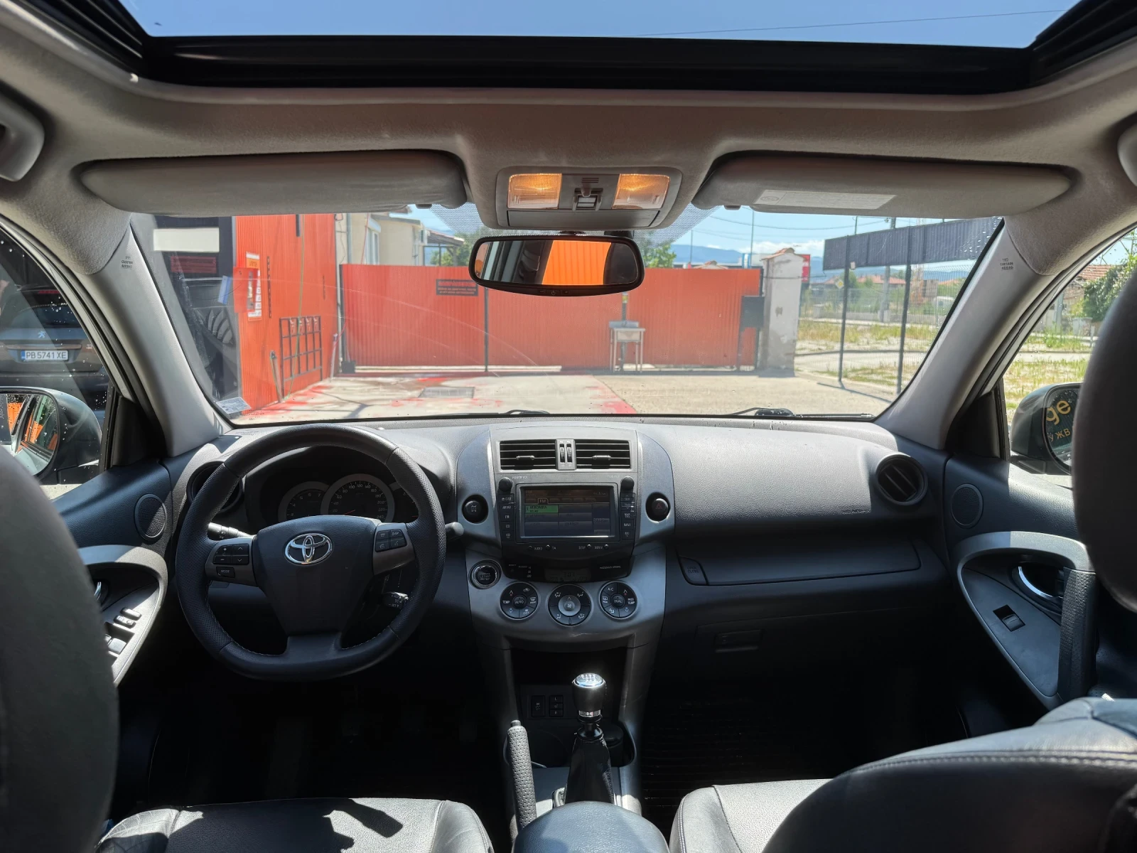 Toyota Rav4 Facelift FULL !, снимка 11 - Автомобили и джипове - 55422422