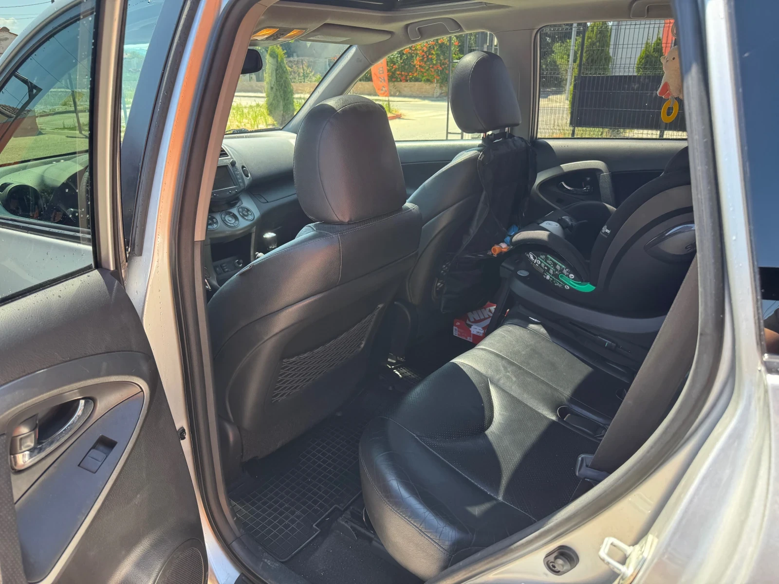 Toyota Rav4 Facelift FULL !, снимка 10 - Автомобили и джипове - 55422422